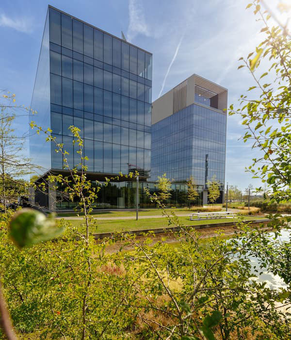 Skyline Park Izegem campus - modern office buildings in a green environment